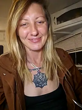 Chatroom XXX en direct de SheIsSomething