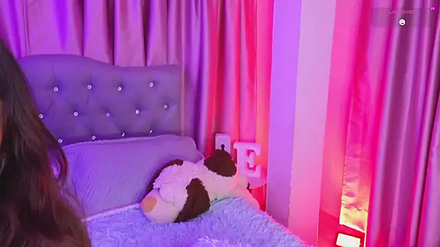 Chatroom XXX en direct de Emiily_Scott1