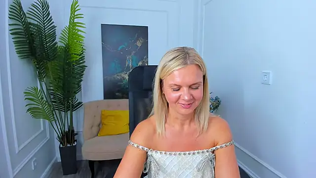 AgathaKlouin live XXX chat