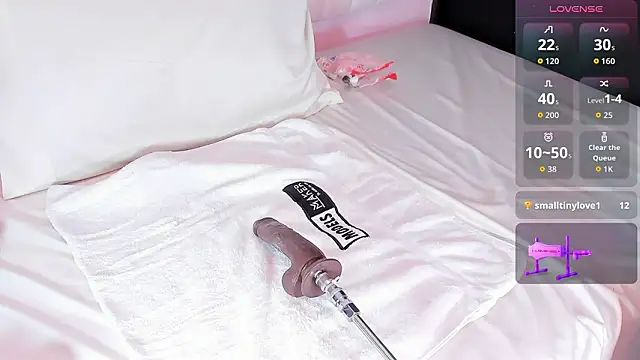 sharlotthe_bigass' Live XXX Chat