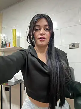 Chat XXX ao vivo de Saray_charmante