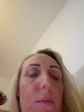 theblondecocklover's Live XXX Chat