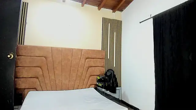 MATHY_ROBERT Live XXX-chat