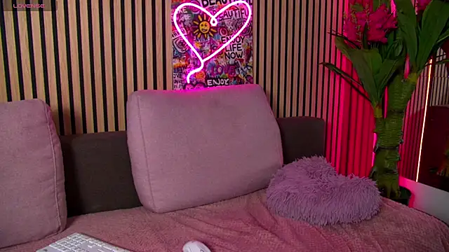 ariapetite élő XXX-chatje