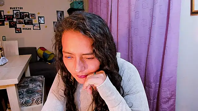 emma_luxy লাইভ XXX চ্যাট