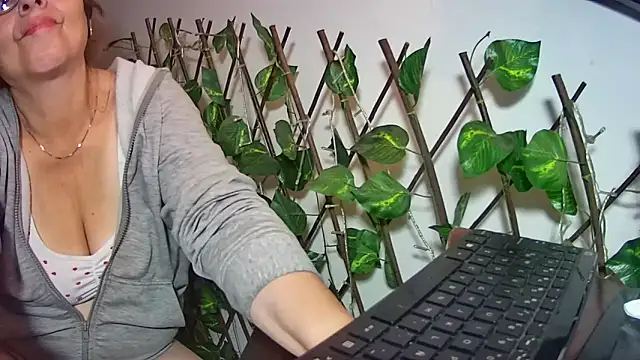 Czat XXX na żywo – nicoltatiana_