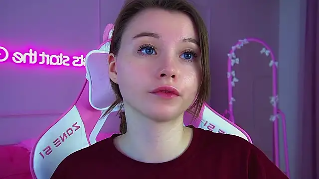 KeiraAsti's Live XXX Chat