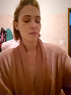 Irresistible24's Live XXX Chat