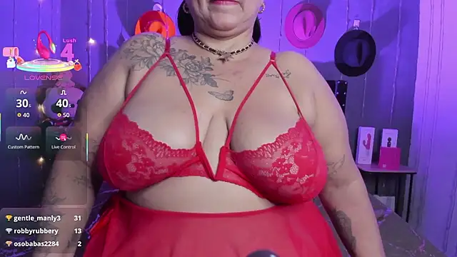 Chat XXX en directo de Ivonnee__