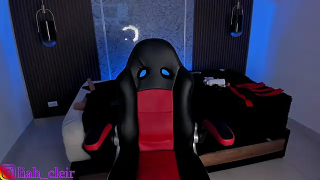 liah_cleir élő XXX-chatje