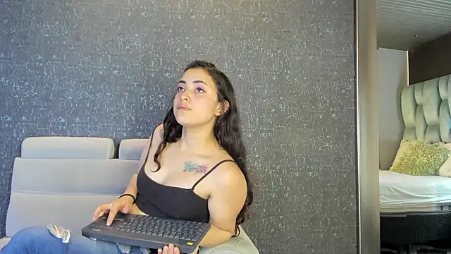 Chat +18 de NickandAbby_ ao vivo