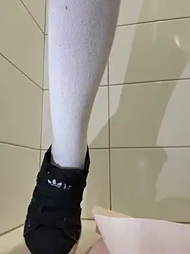 Cumonmme: διαδικτυακό σόου στην κάμερα