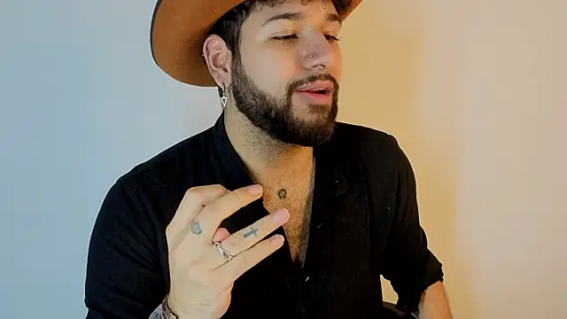 RomanBlack_ Show in webcam