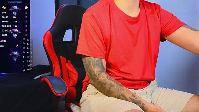 Maiicoll_coleman élő XXX-chatje