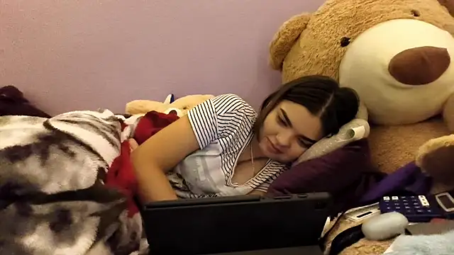 XXX chat uživo modela Mona_Slearys