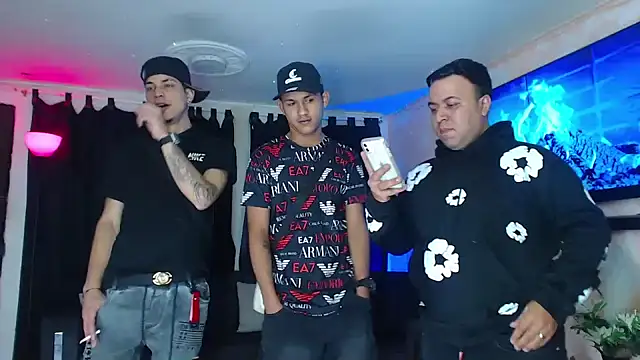 Chat +18 de Oficial_KingOfHeavens ao vivo