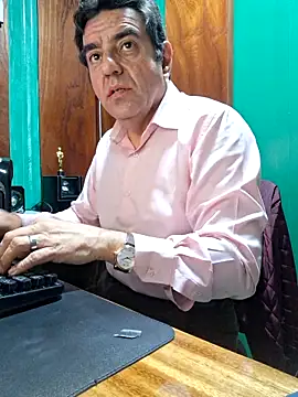 FernandoReuterG élő XXX-chatje