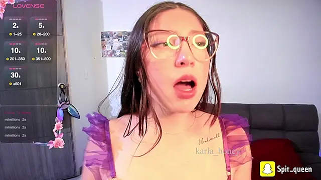 Spit_queen's Live XXX Chat