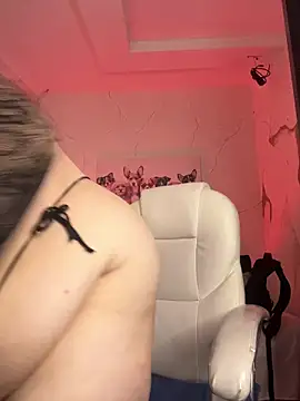 NiickyJones live XXX chat