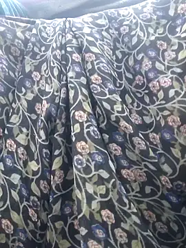 Pooja750's Live XXX Chat