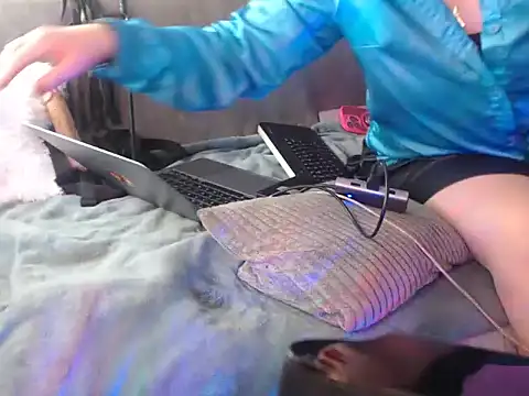 แชท XXX สดของ GoddessMonicaAngels