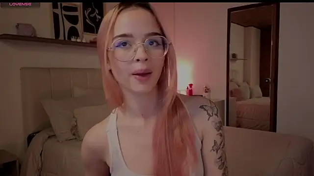 XXX chat uživo modela Roxxy_mora