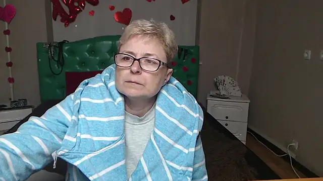 EmiliaGree's Live XXX Chat