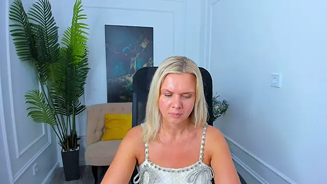 XXX chat uživo modela AgathaKlouin