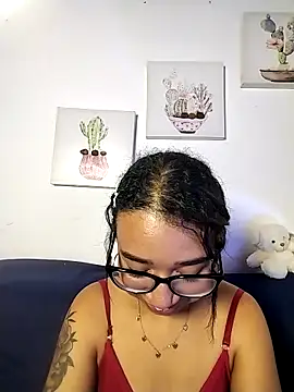 Онлайн чат XXX Suzanelee1