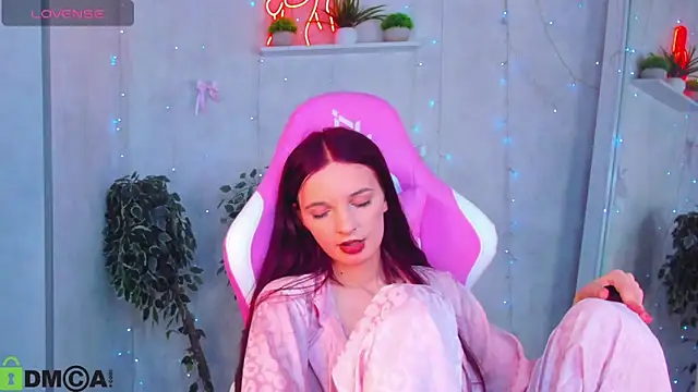 Alicia_Adammss 即時 XXX 聊天