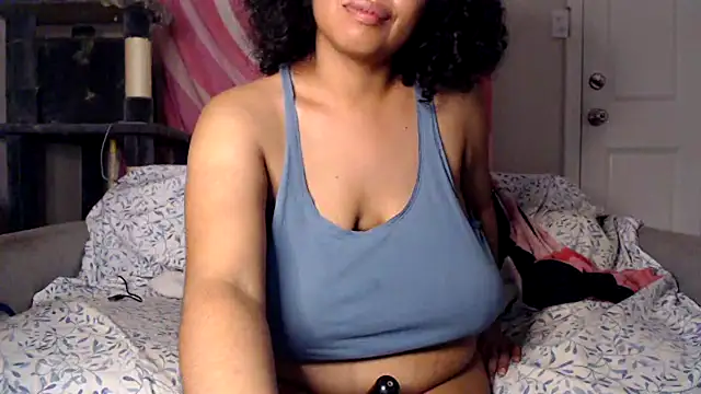 دردشة TasteeKitty الجنسية المباشرة