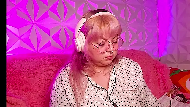 Satyn_doll webkamerás műsora