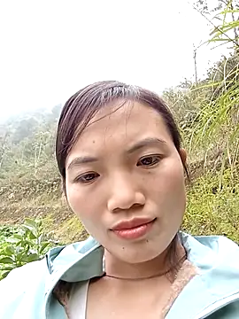 ngan-cute Live XXX Chat