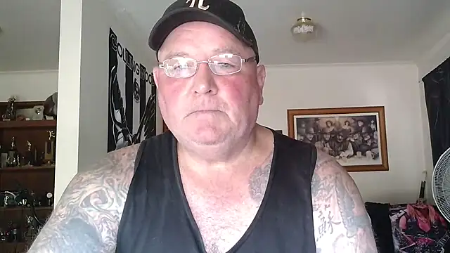 KINKYBLUEYES69's Webcam Show