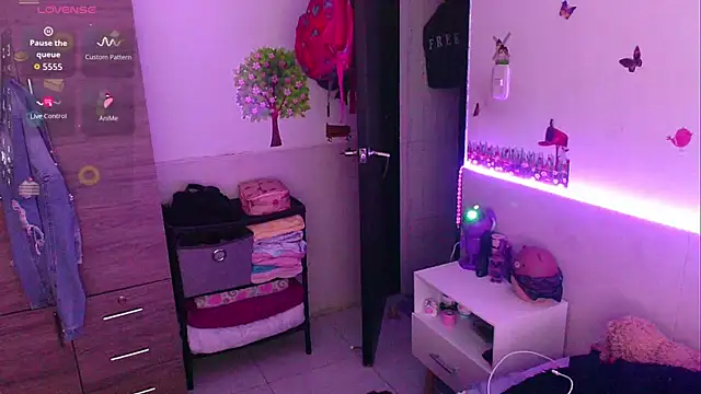 emily_cooper_t 即時 XXX 聊天