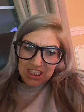 LittleMissEeven Webbikameraesitys