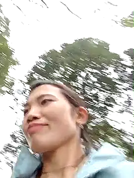 ngan-cute Chat XXX in diretta