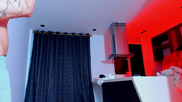 Pokazy przed kamerką – TheBatMansion