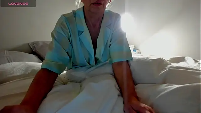 BaditaLuna Chat XXX in diretta