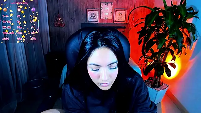 miichael_black Adlı Modelin Canlı XXX Sohbeti