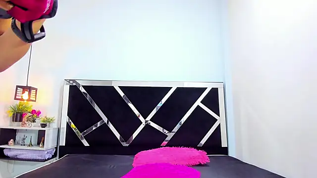 iisabella_noa Adlı Modelin Canlı XXX Sohbeti