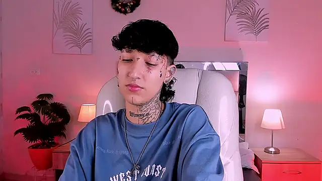 Luci_Rose Adlı Modelin Canlı XXX Sohbeti