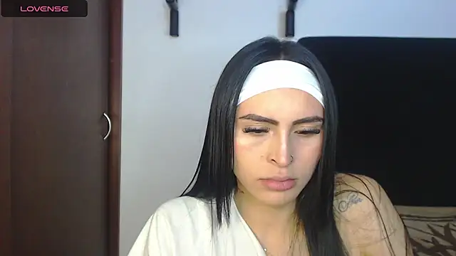 Linda__fiore Adlı Modelin Canlı XXX Sohbeti