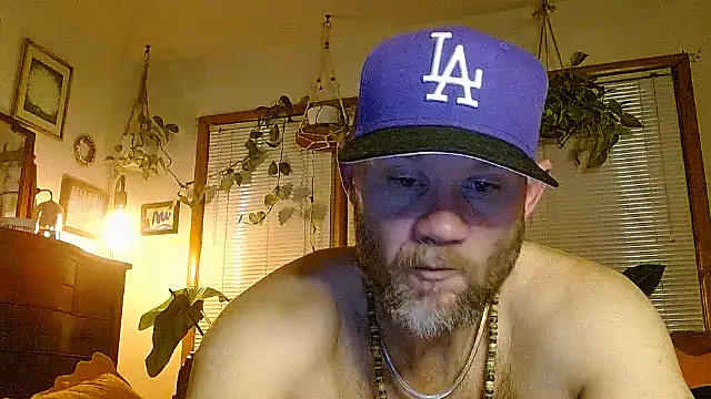 marcus_graves_13 élő XXX-chatje