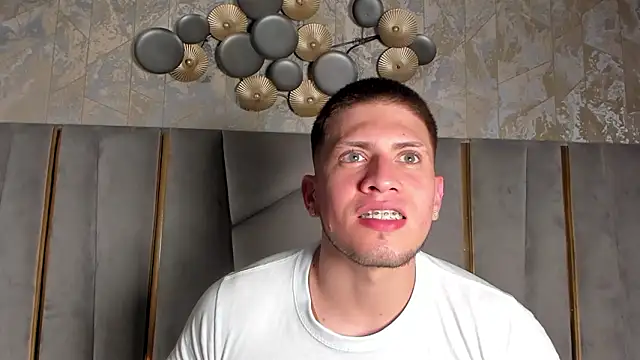 SebastianMaximoff 即時 XXX 聊天