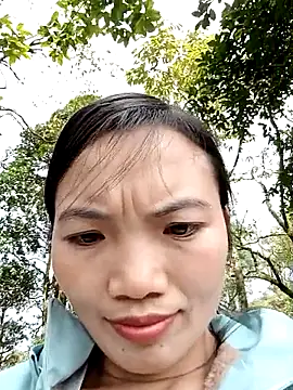 ngan-cute Adlı Modelin Canlı XXX Sohbeti