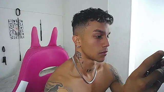 Živý XXX chat Leonard_Price