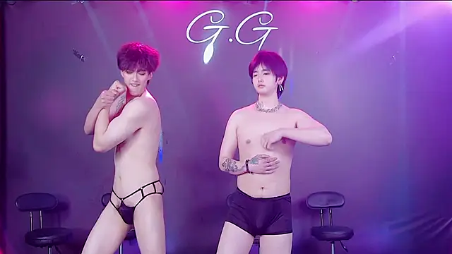 TNT-001 Adlı Modelin Canlı XXX Sohbeti