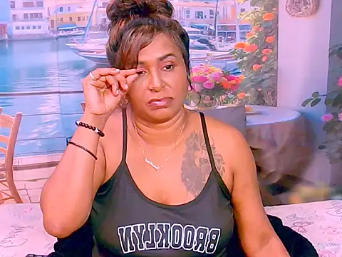 indiansparkle Chat XXX in diretta