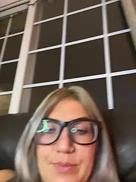 LittleMissEeve's Live XXX Chat